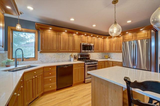 9514 Hill Creek Drive, Verona, WI 53593