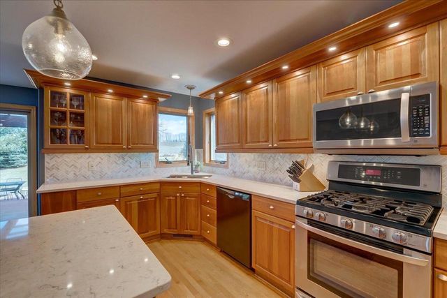 9514 Hill Creek Drive, Verona, WI 53593