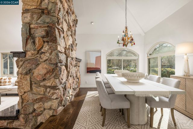 551 Blackhawk Club Dr, Danville, CA 94506