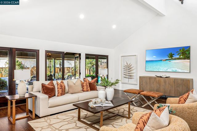 551 Blackhawk Club Dr, Danville, CA 94506