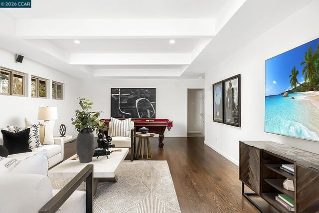 551 Blackhawk Club Dr, Danville, CA 94506