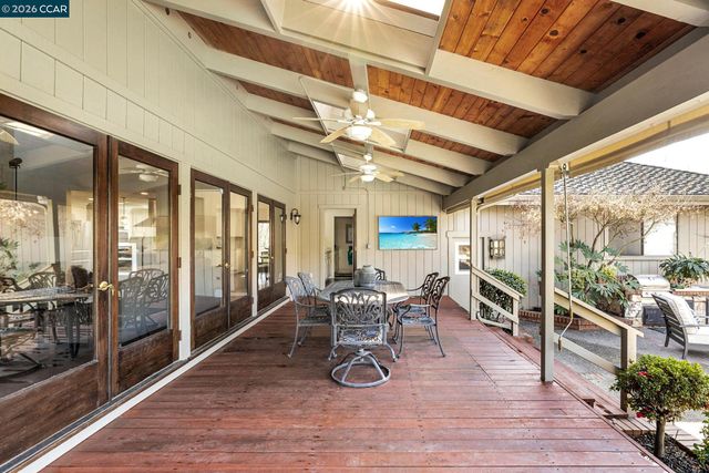 551 Blackhawk Club Dr, Danville, CA 94506