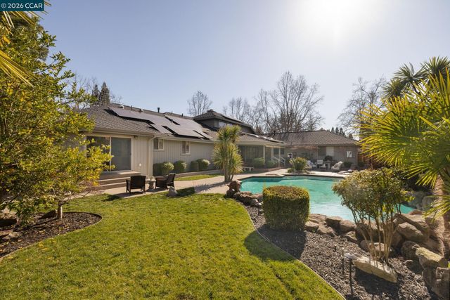 551 Blackhawk Club Dr, Danville, CA 94506