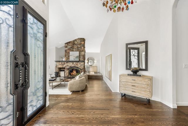 551 Blackhawk Club Dr, Danville, CA 94506