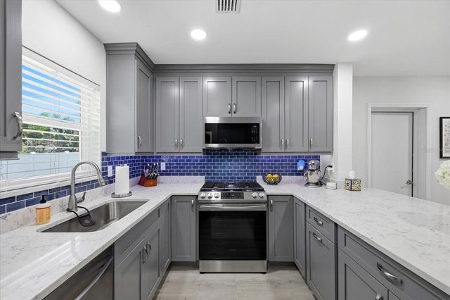 152 VALENCIA DRIVE, Dunedin, FL 34698