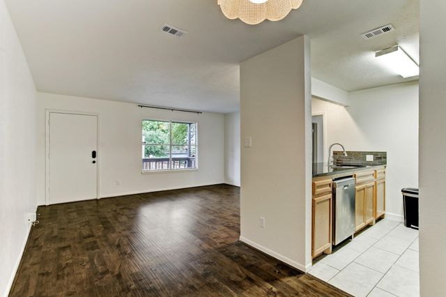 613 E 21st Street, Houston, TX 77008