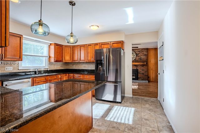 10027 Peachtree Drive, Strongsville, OH 44149