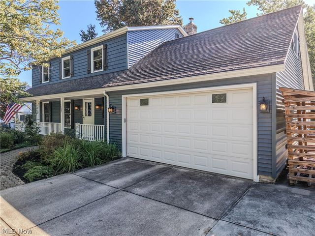 10027 Peachtree Drive, Strongsville, OH 44149