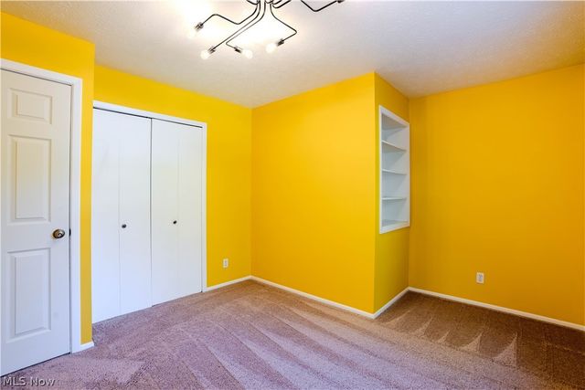 10027 Peachtree Drive, Strongsville, OH 44149