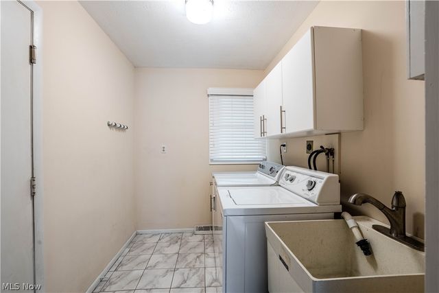10027 Peachtree Drive, Strongsville, OH 44149