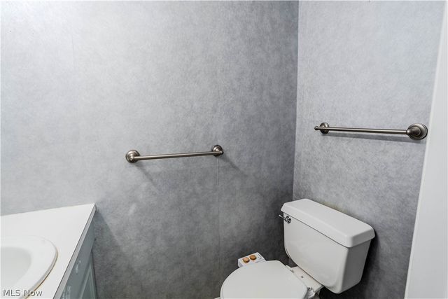 10027 Peachtree Drive, Strongsville, OH 44149