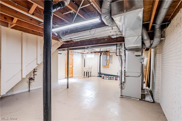 10027 Peachtree Drive, Strongsville, OH 44149