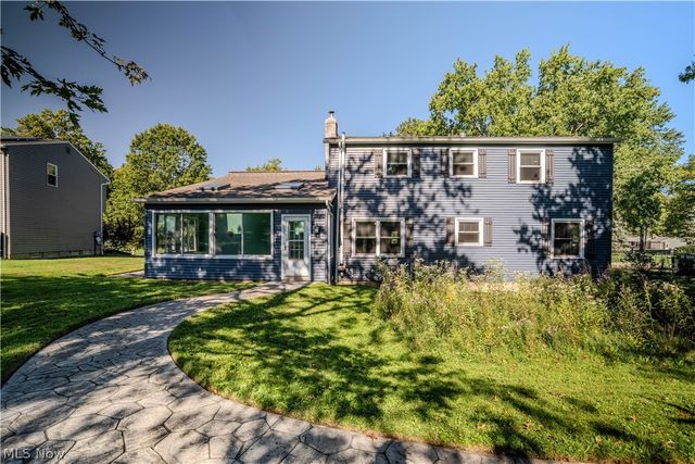 10027 Peachtree Drive, Strongsville, OH 44149