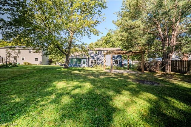 10027 Peachtree Drive, Strongsville, OH 44149