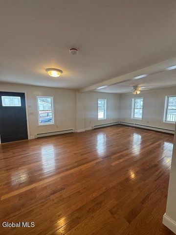 11 N Park Street, Cambridge, NY 12816