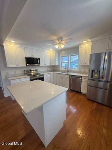 11 N Park Street, Cambridge, NY 12816