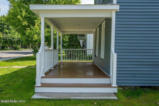 11 N Park Street, Cambridge, NY 12816