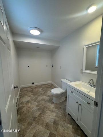 11 N Park Street, Cambridge, NY 12816