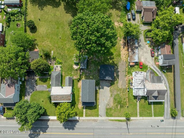 11 N Park Street, Cambridge, NY 12816