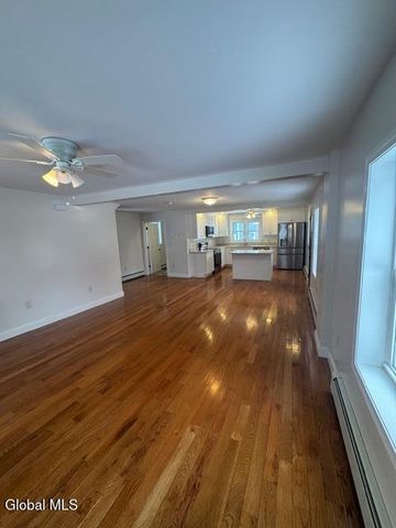 11 N Park Street, Cambridge, NY 12816