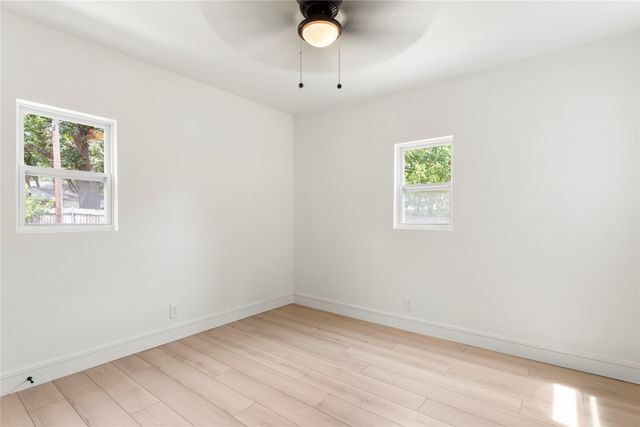 4224 Alamo Avenue, Fort Worth, TX 76107