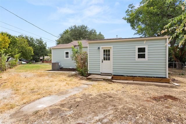 4224 Alamo Avenue, Fort Worth, TX 76107