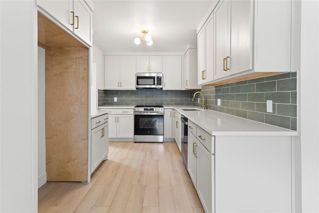 4224 Alamo Avenue, Fort Worth, TX 76107