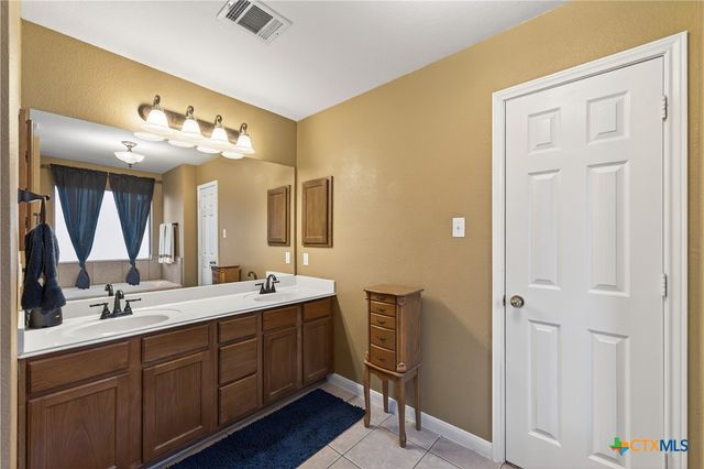 2052 Heaton Hall Drive, New Braunfels, TX 78130