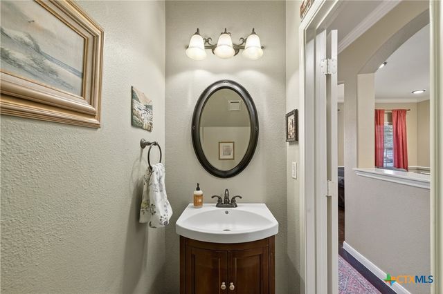 2052 Heaton Hall Drive, New Braunfels, TX 78130