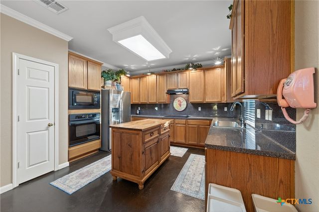 2052 Heaton Hall Drive, New Braunfels, TX 78130