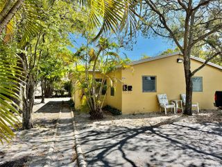 836 NW 12th Ter 2, Fort Lauderdale, FL 33311