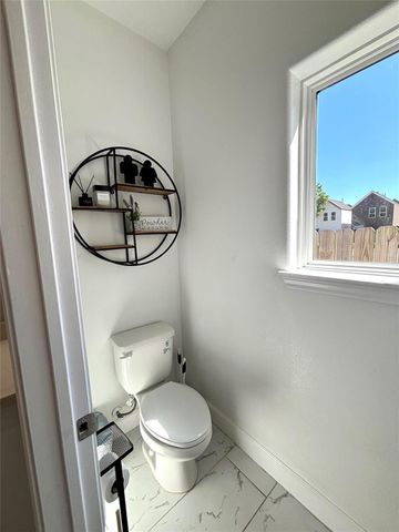 7520 Carver Road, Houston, TX 77088