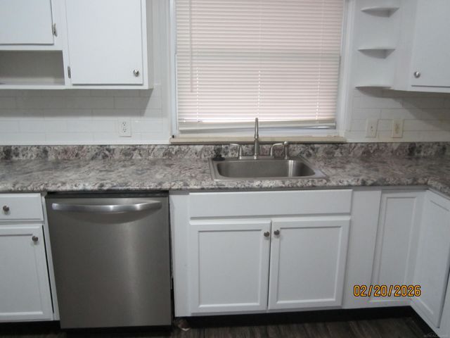 26700 Hopkins Street, Inkster, MI 48141