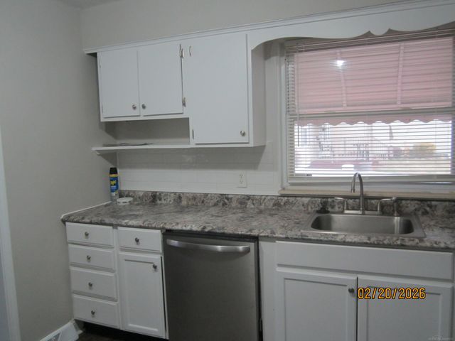 26700 Hopkins Street, Inkster, MI 48141