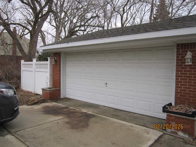 26700 Hopkins Street, Inkster, MI 48141