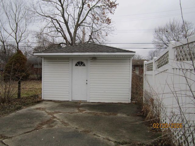 26700 Hopkins Street, Inkster, MI 48141