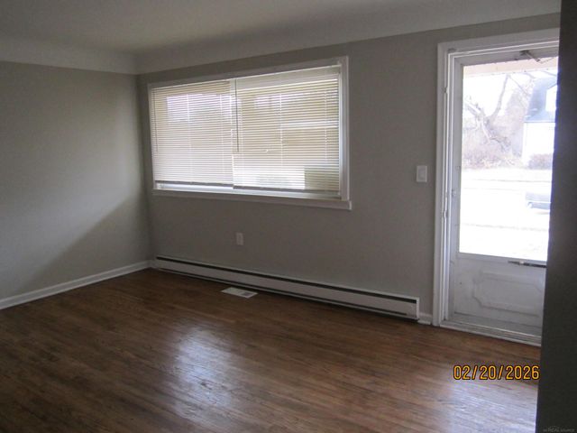 26700 Hopkins Street, Inkster, MI 48141