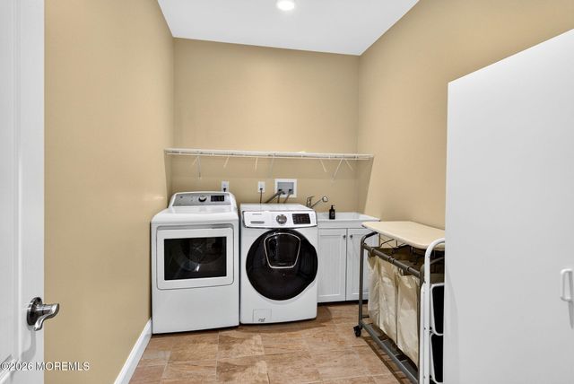 93 Lamb Lane, Manalapan, NJ 07726