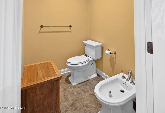 93 Lamb Lane, Manalapan, NJ 07726
