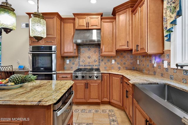 93 Lamb Lane, Manalapan, NJ 07726
