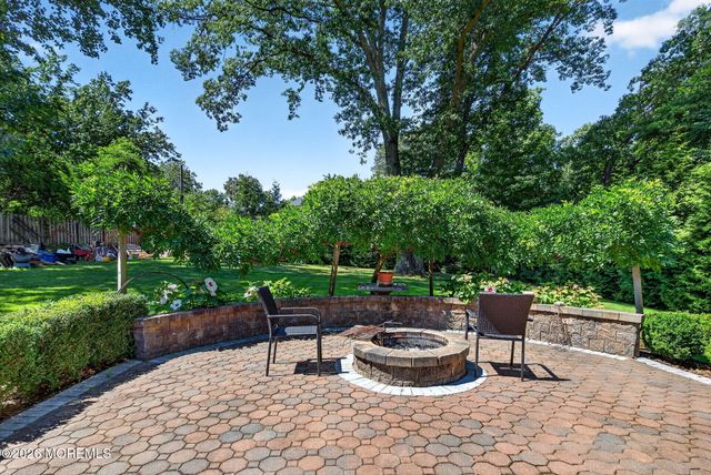 93 Lamb Lane, Manalapan, NJ 07726