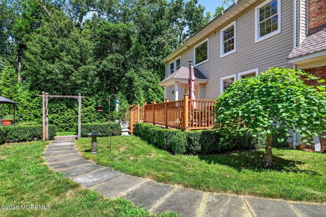 93 Lamb Lane, Manalapan, NJ 07726