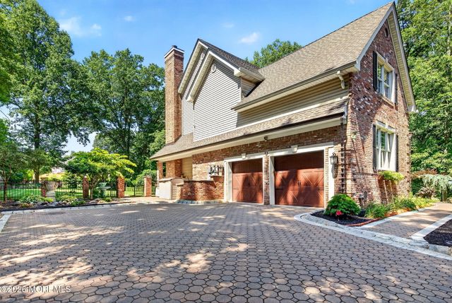 93 Lamb Lane, Manalapan, NJ 07726