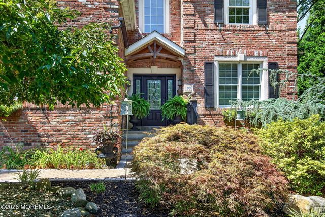 93 Lamb Lane, Manalapan, NJ 07726