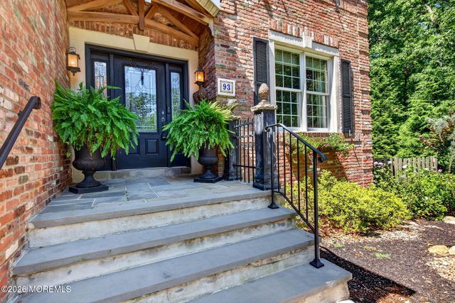 93 Lamb Lane, Manalapan, NJ 07726
