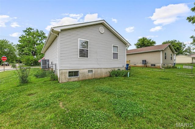 310 S Harry Junior Street, Desloge, MO 63601