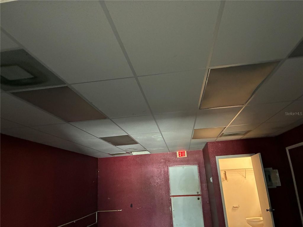 Image 2 of property listing at 2395 TAMIAMI TRAIL 201, Port Charlotte, FL 33952