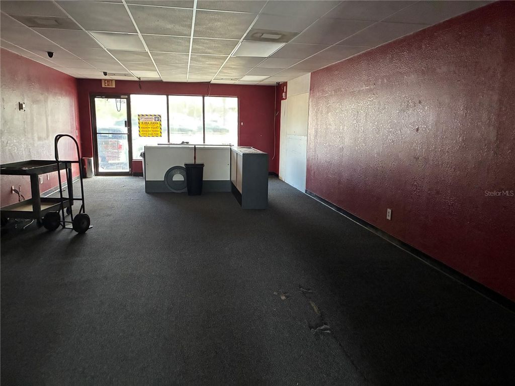 Image 7 of property listing at 2395 TAMIAMI TRAIL 201, Port Charlotte, FL 33952