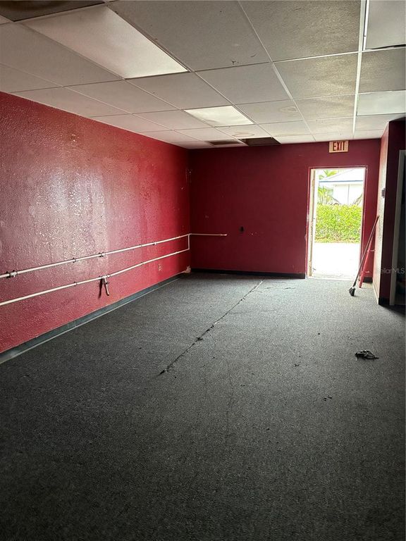 Image 8 of property listing at 2395 TAMIAMI TRAIL 201, Port Charlotte, FL 33952