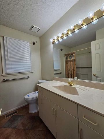 2428 Little Blue Court, Liberty, MO 64068